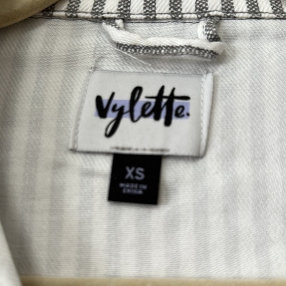 Vylette, Grey & White Stripe Crop Jean Jacket - Picture 3 of 5